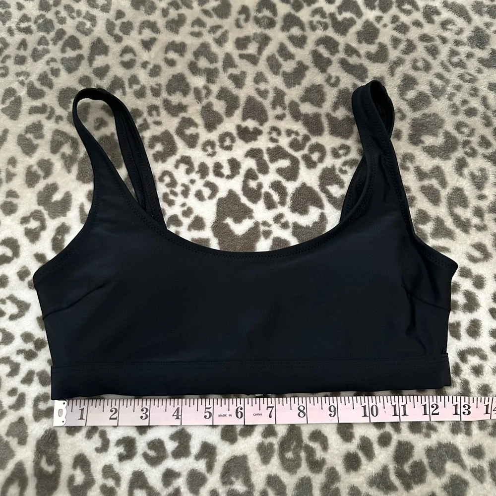 Old Navy Scoop-Neck Bikini Swim Top in Black Size Small